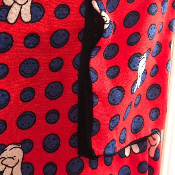 (3X) Plus Size Smiley Face Peace Sign Top - Picture 4 of 8